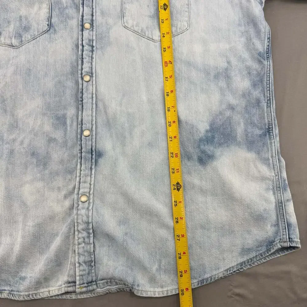 Levi's Classic Western Standard Fit Denim Shirt - Light Wash - XL